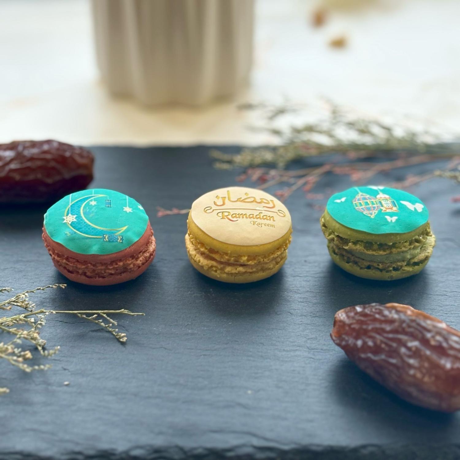 12 Ramadan Macarons & 12 dates box