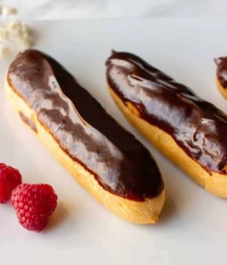 Chocolate éclair