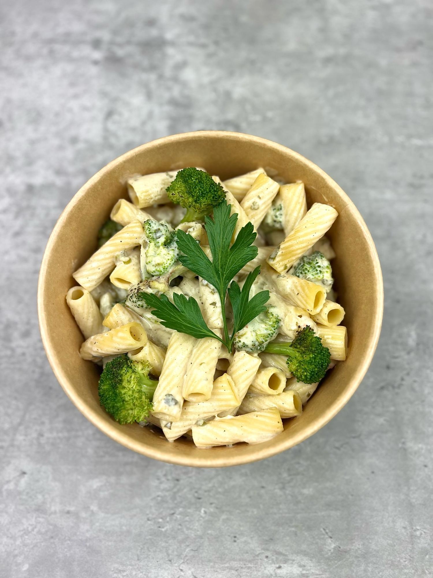 Rigatoni Alfredo & broccoli pasta pot