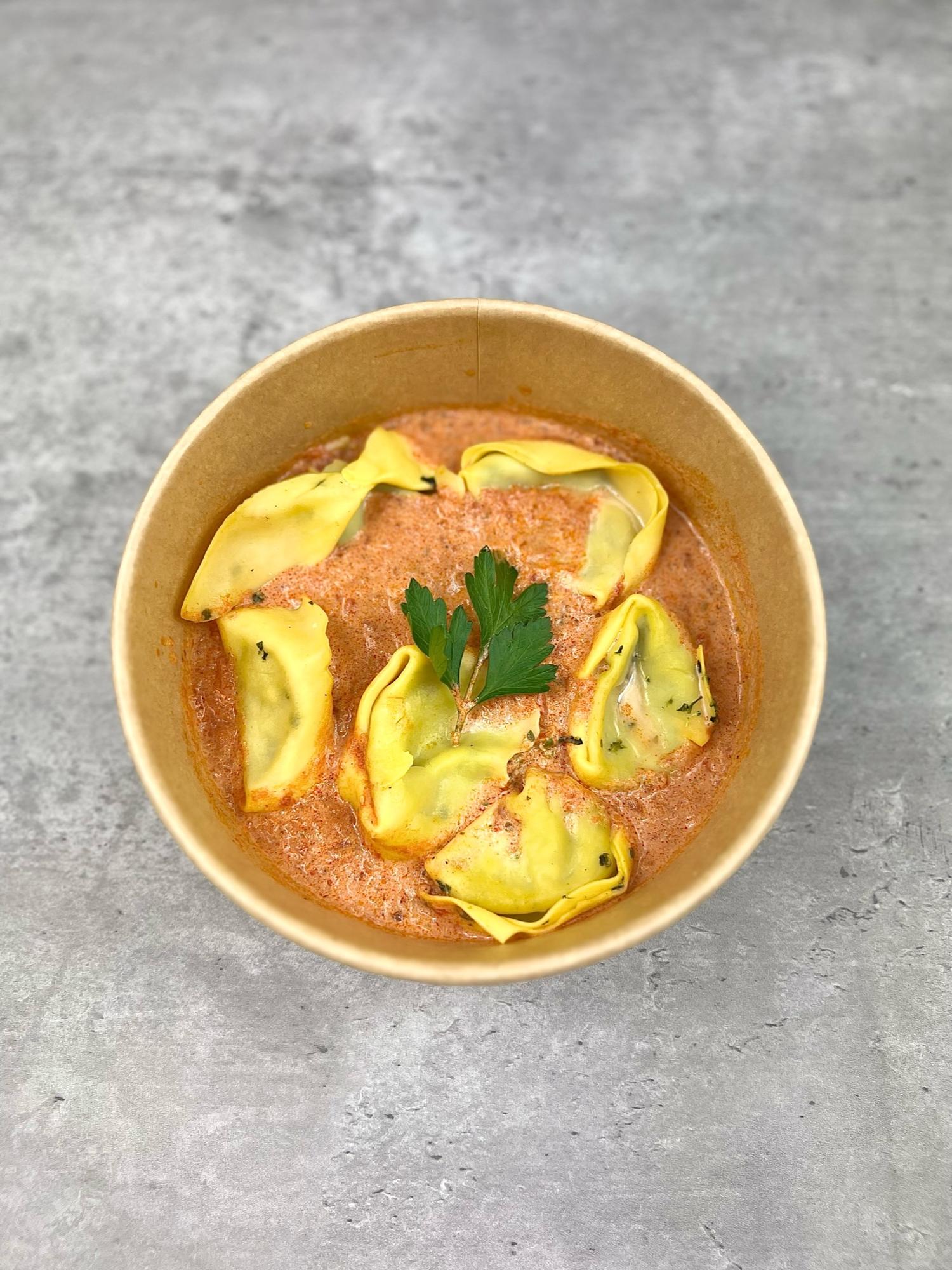 Tortelloni Aurora pasta pot