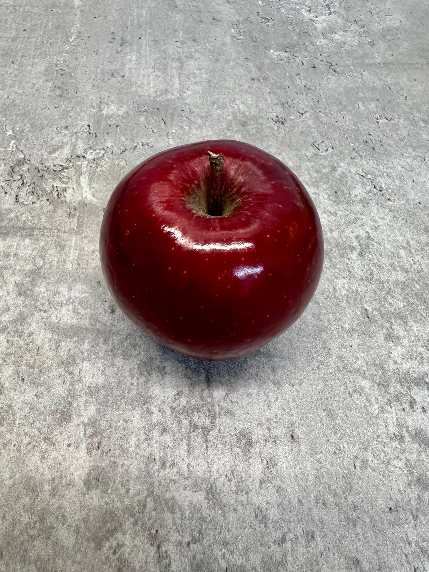 Red apple