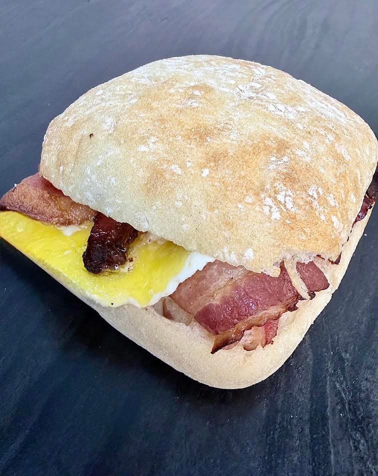 Bacon & fried egg sourdough roll
