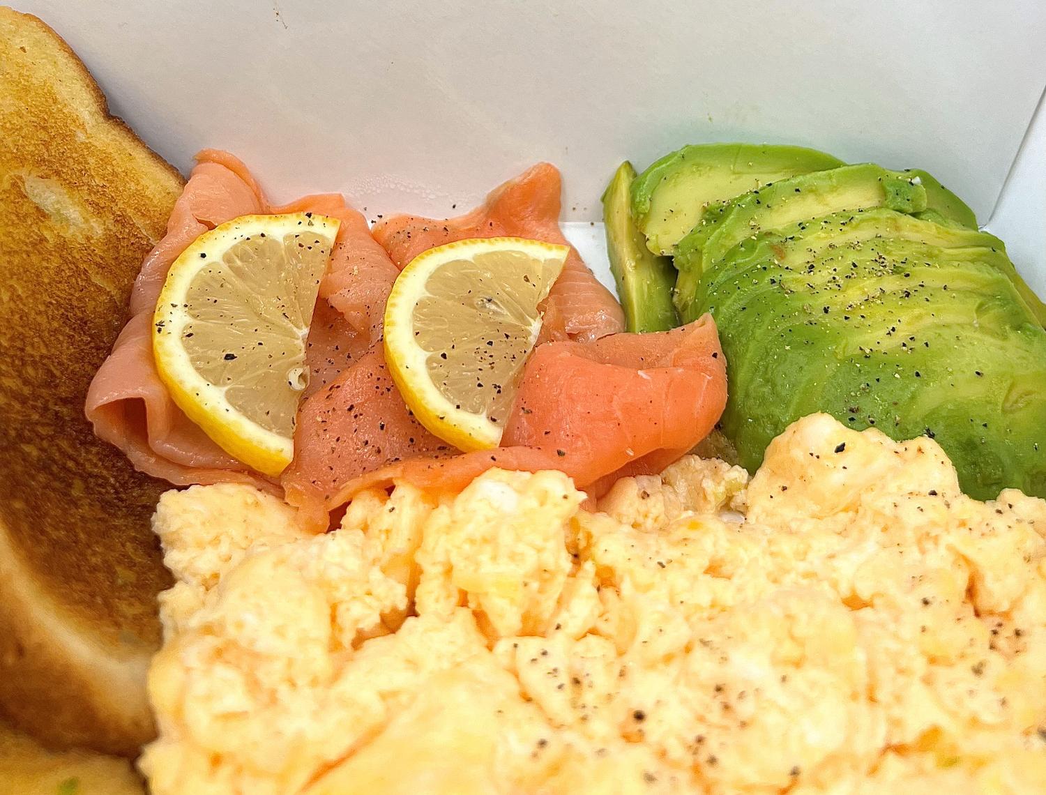 Deluxe breakfast box