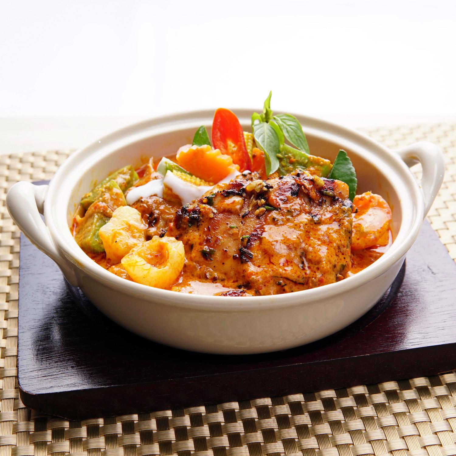 Gaeng Daeng Gai (Spicy)