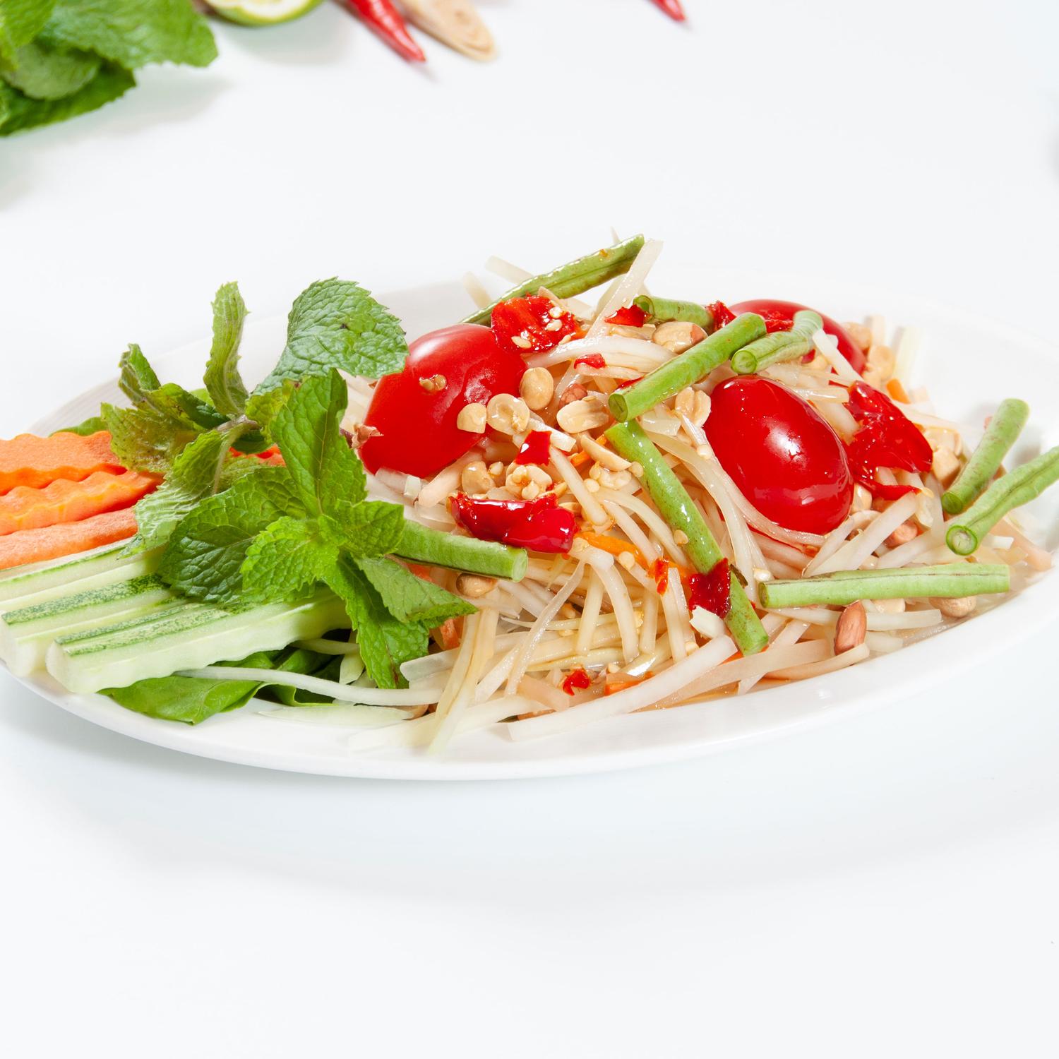 Thai Green Papaya Salad (Spicy)