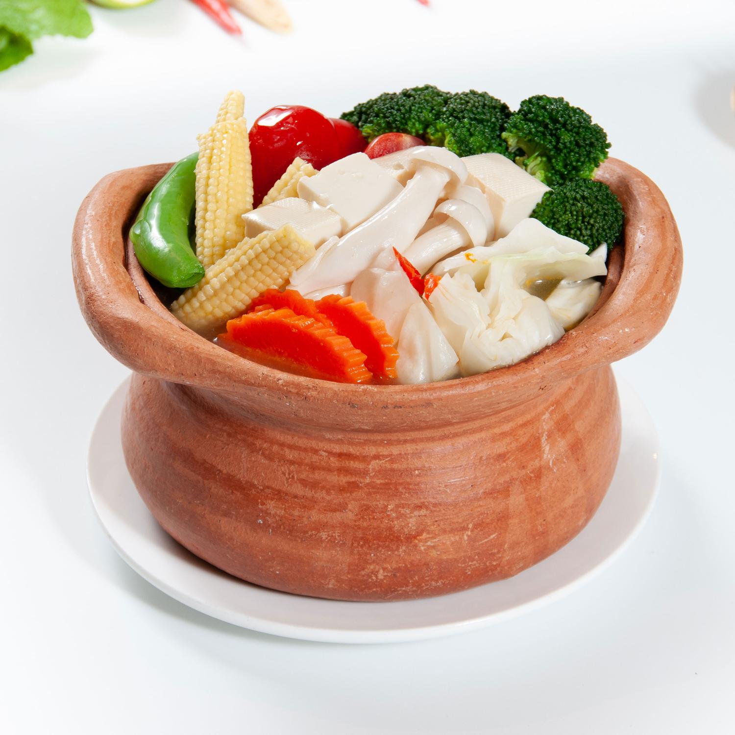 Tom Yum Soup with Vegetables & Tofu (Spicy)