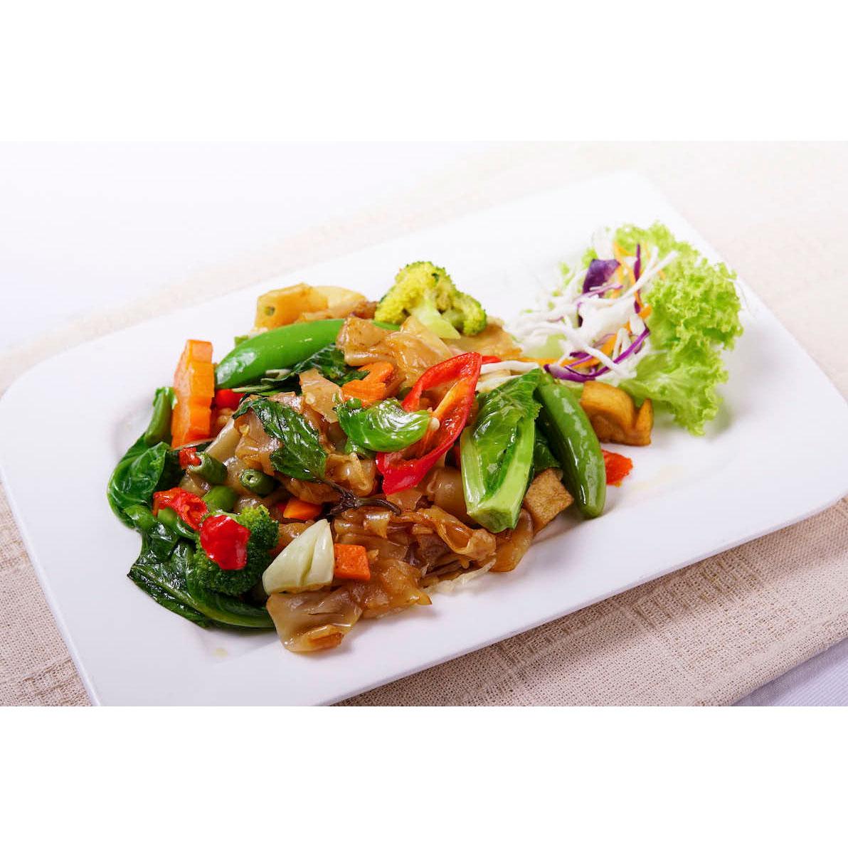 Jungle Noodles with Basil Leaves (Dry / Gravy)