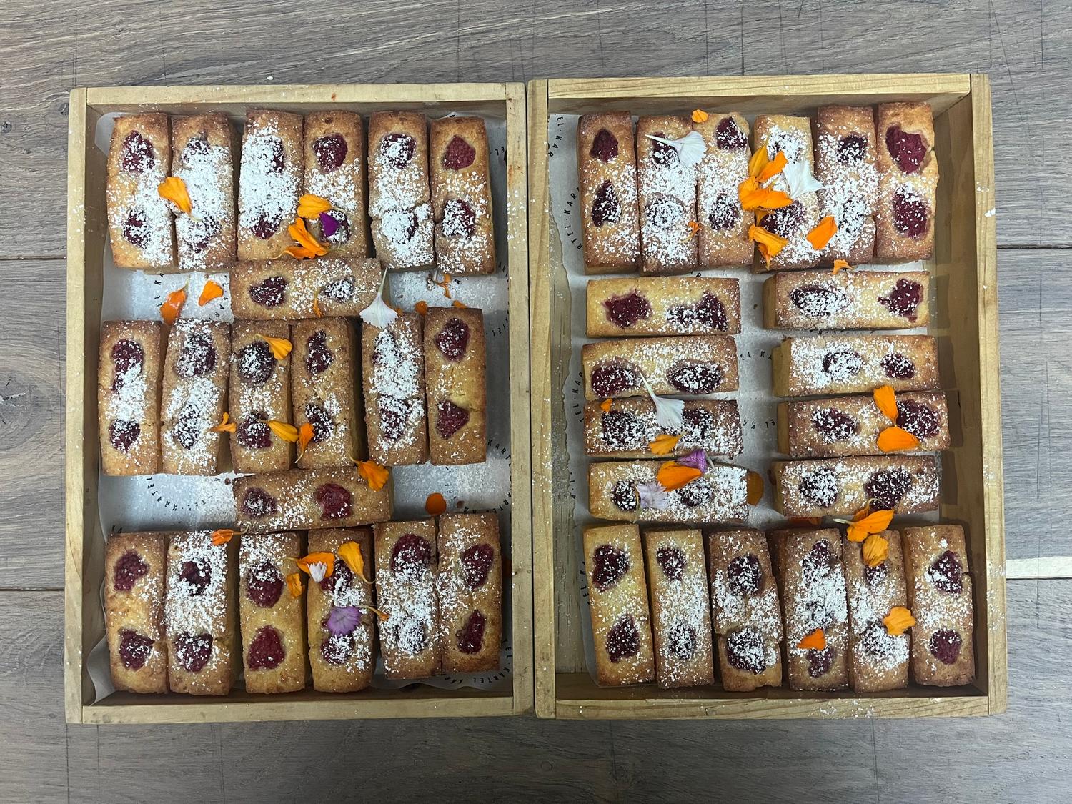 Gluten Free Ricotta, Almond & Mandarin Cake