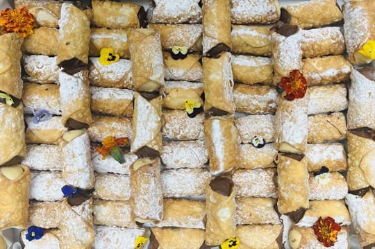 Petit Ricotta Cannoli