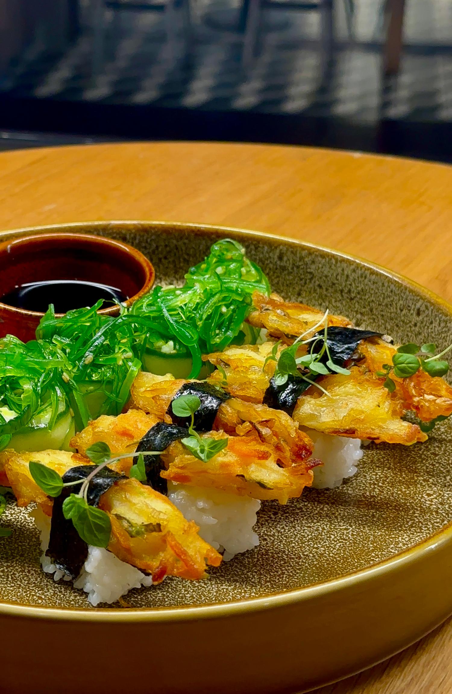 Sushi & Rolls