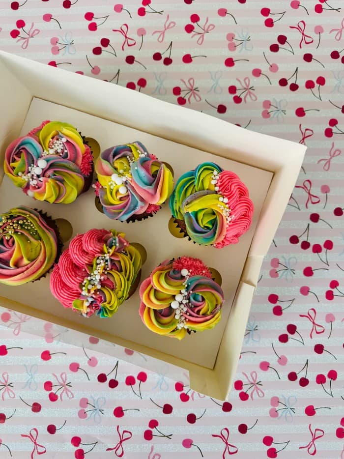 Rainbow Kisses Cupcakes (6 Pack)