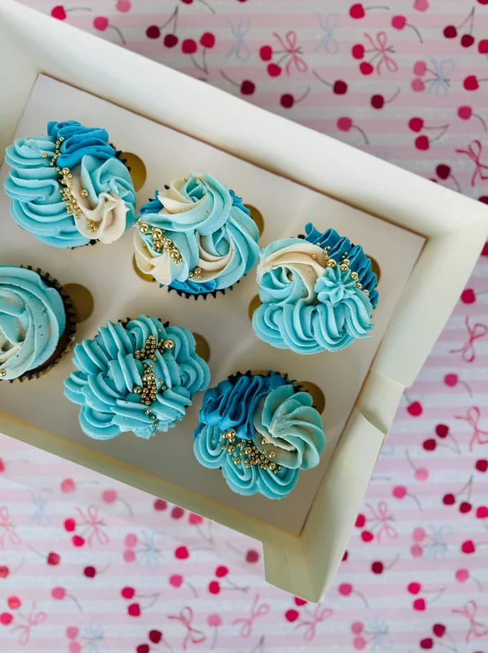 Cloud Nine Cupcakes (6 Pack)