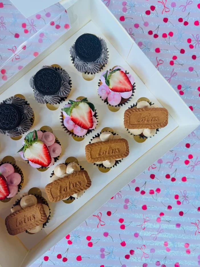 Mix-Scoff Cupcakes (6 Pack)
