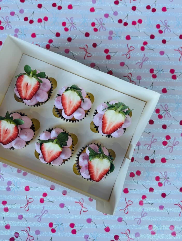 Strawberries & Cream Cupcakes (24 Pack)