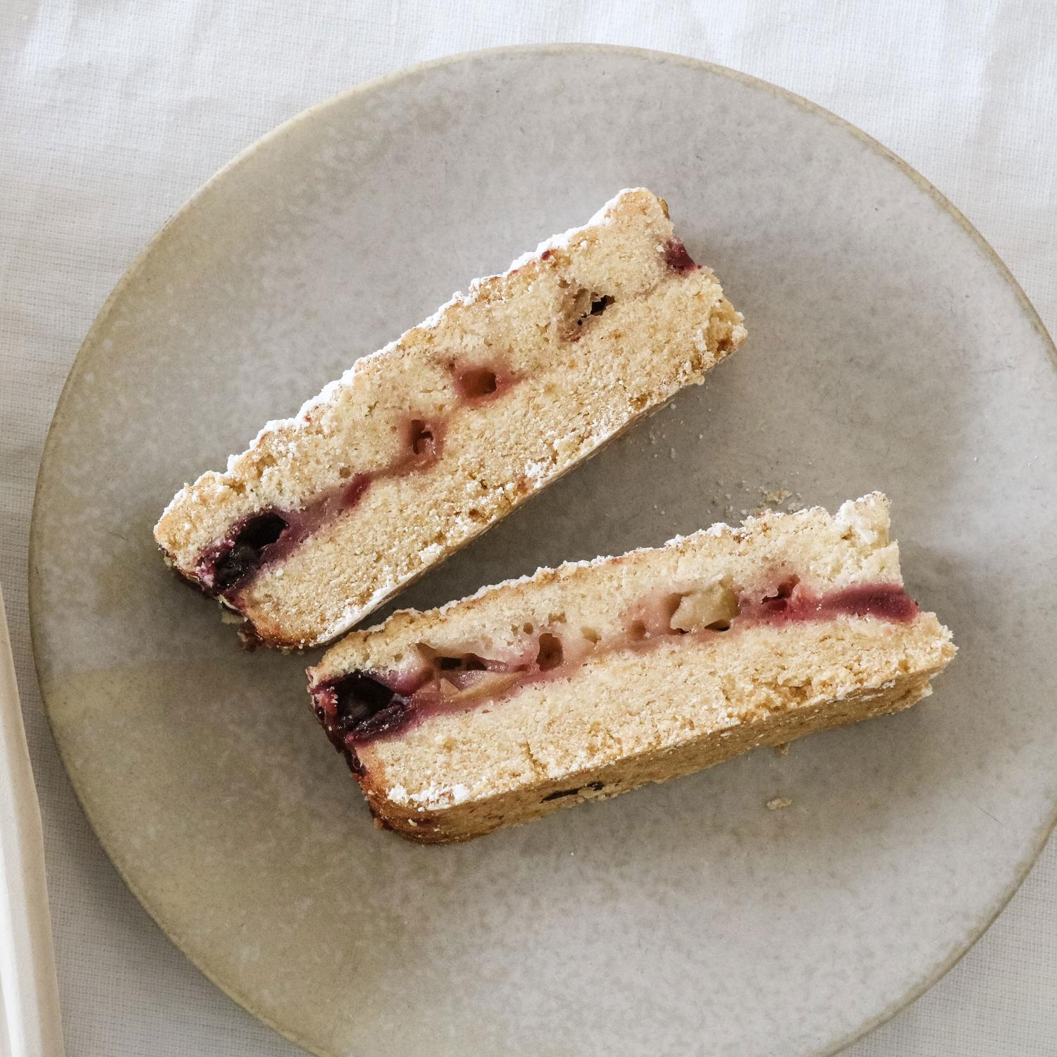 Apple and Berry Crumble Slice
