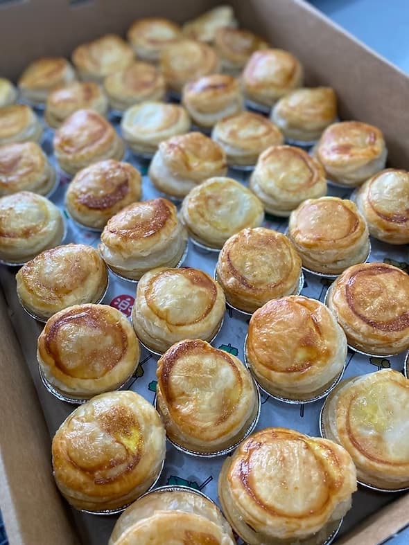 Mini Chicken Pies (Box of 20)