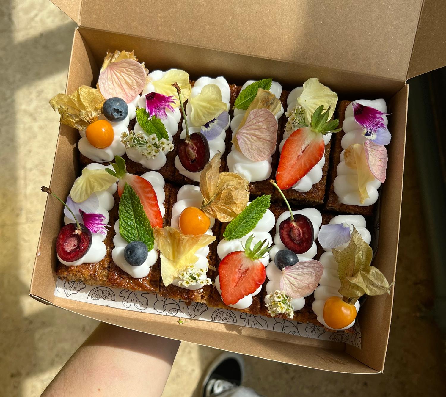 No Gluten & Vegan Sunshine Little Cakes 