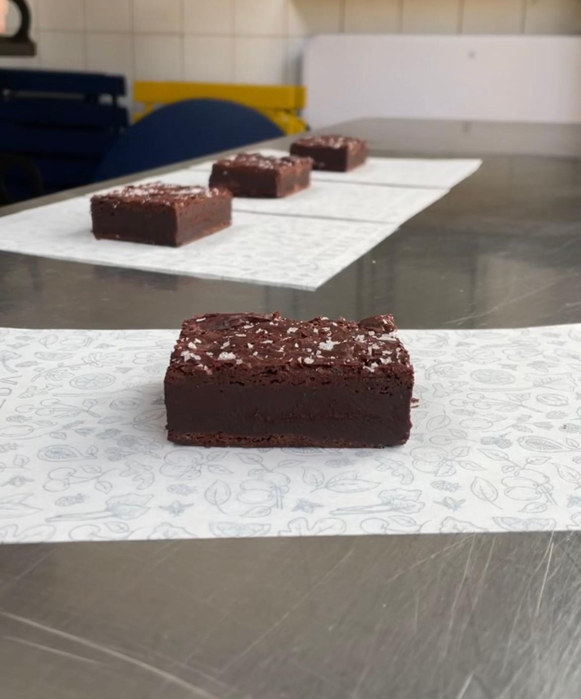 Vegan & No Gluten Dark Chocolate Sea Salt Brownie