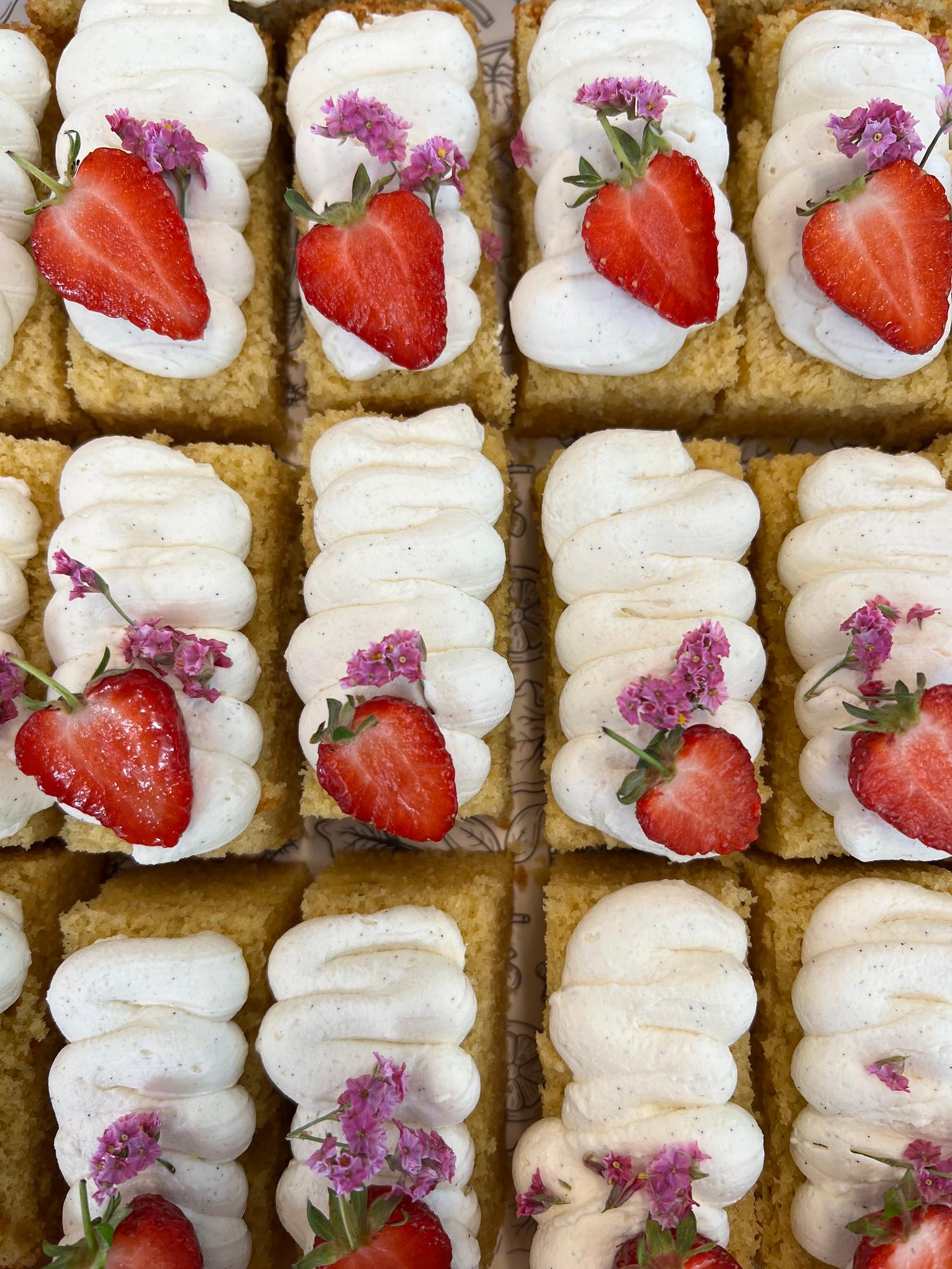 Strawberry & Elderflower Little Cakes