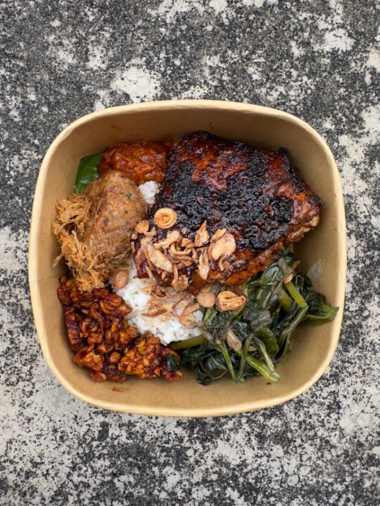 Nascam Garing with Sweet Soy Grilled Chicken