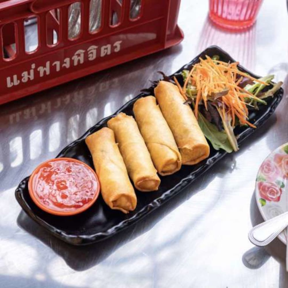 Vegetarian Spring Roll (4 Pieces)