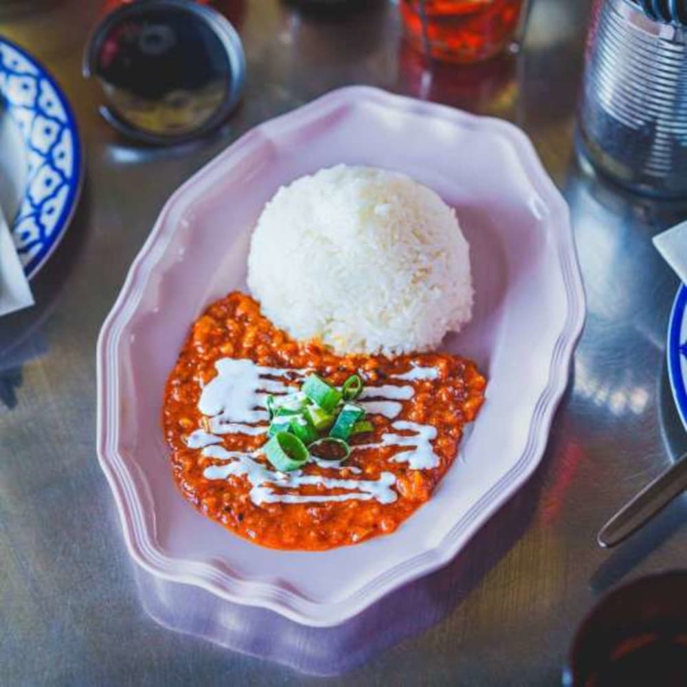 Steamed Rice with Peanut Sauce