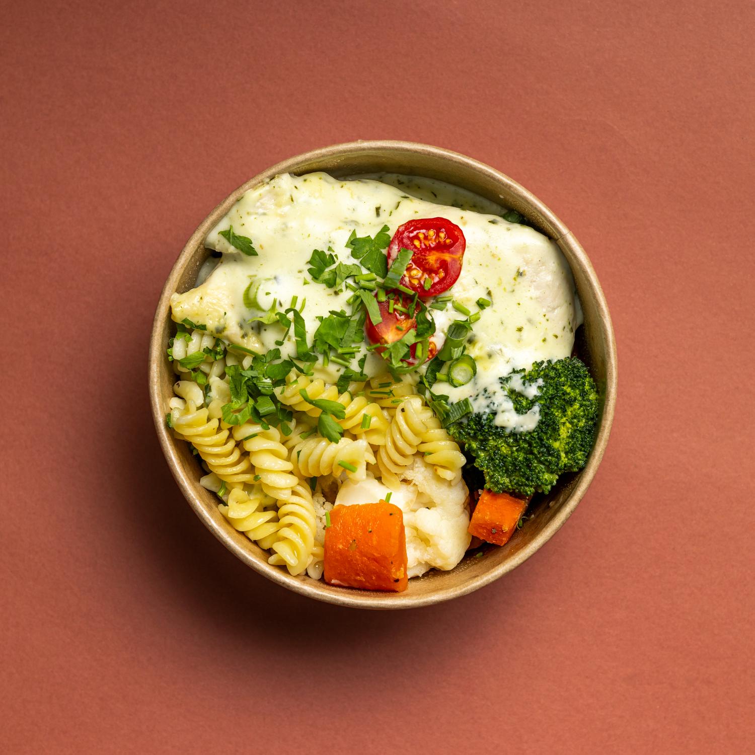 Creamy Pesto Chicken with Pasta & Steamed Veg
