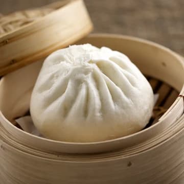 Giant Chicken Bun (絕世好大包 )