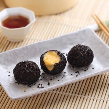 Sesame Creamy Custard Ball (流沙炸煎堆 )