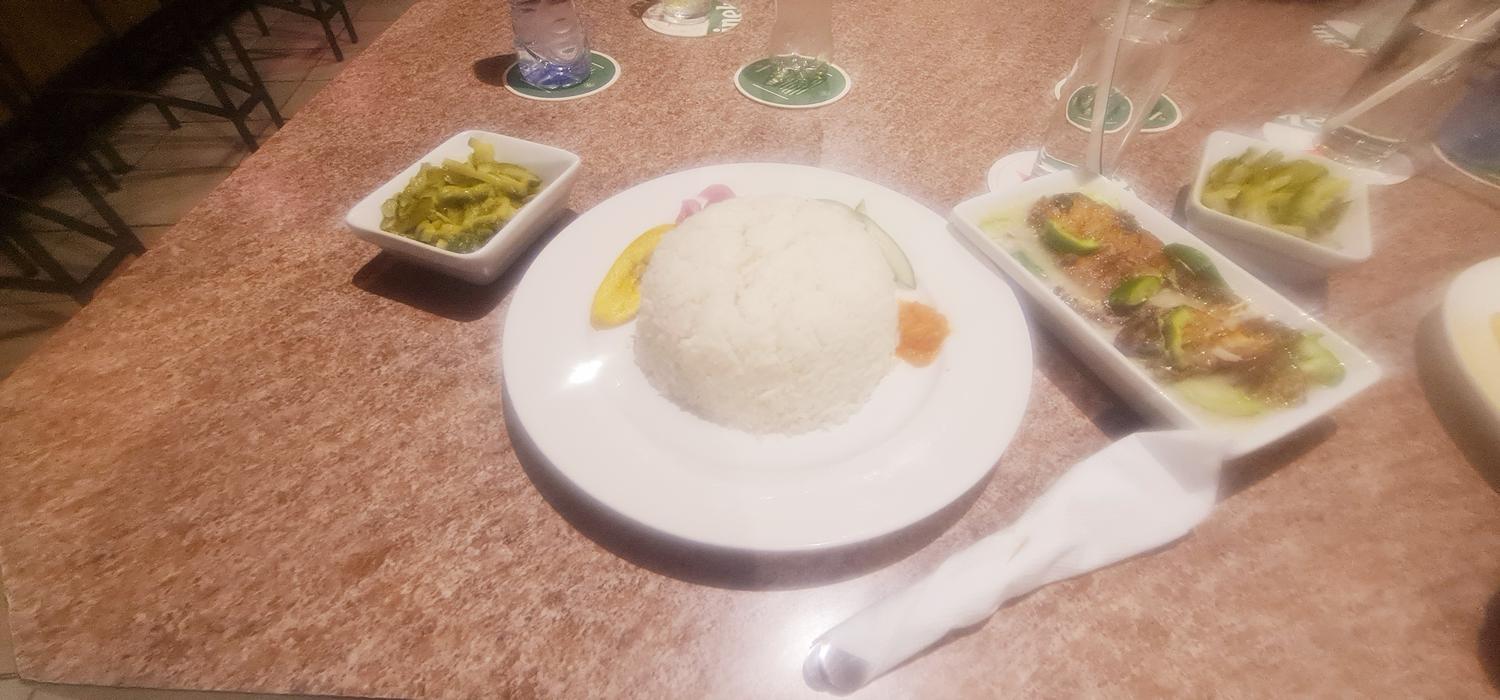  White rice with vegetables