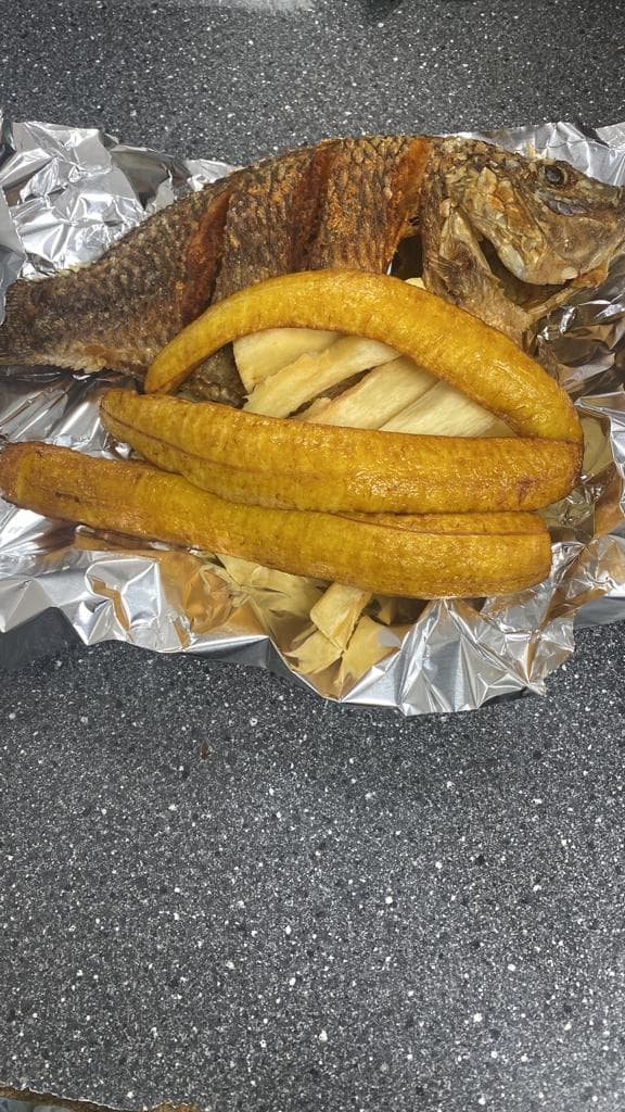  Fried banana with fish