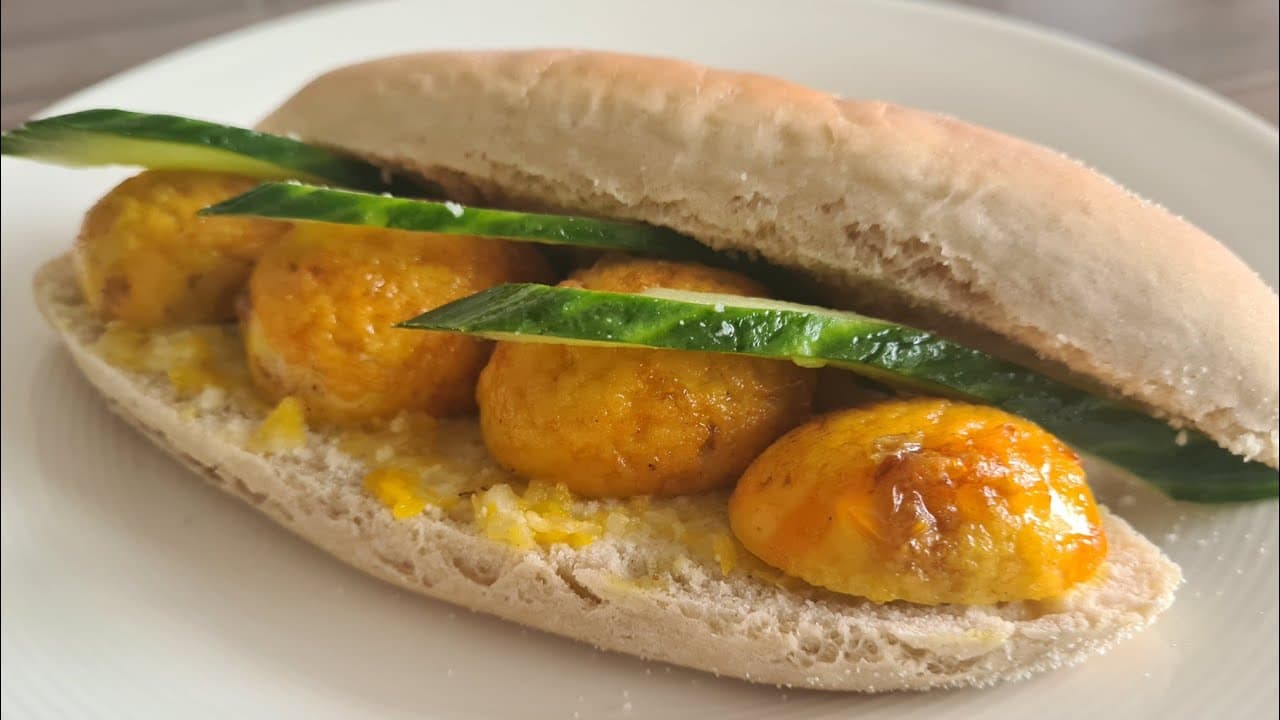 Sandwich kerrie egg