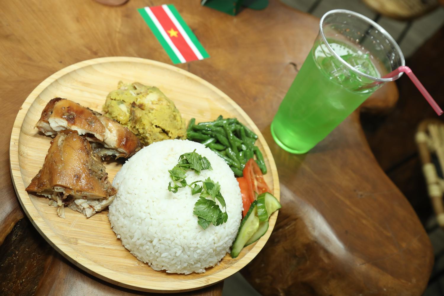 White Rice with pom