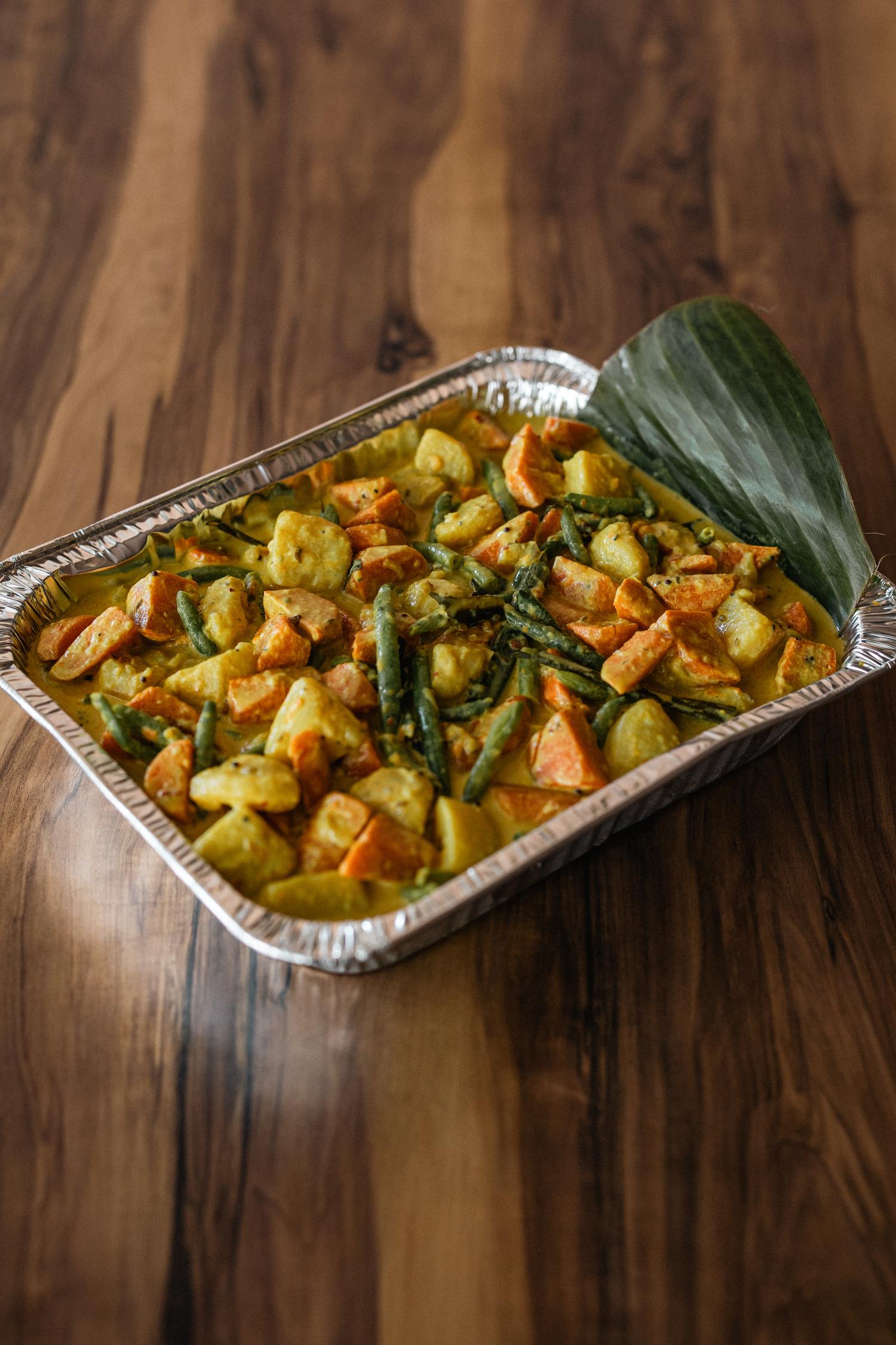 Coconut Vegetable Curry Tray (Small)