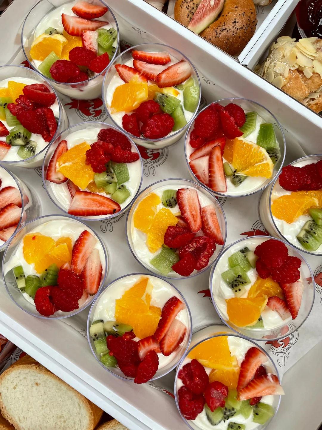 Yogurt Granola & Fruit Cups Box 