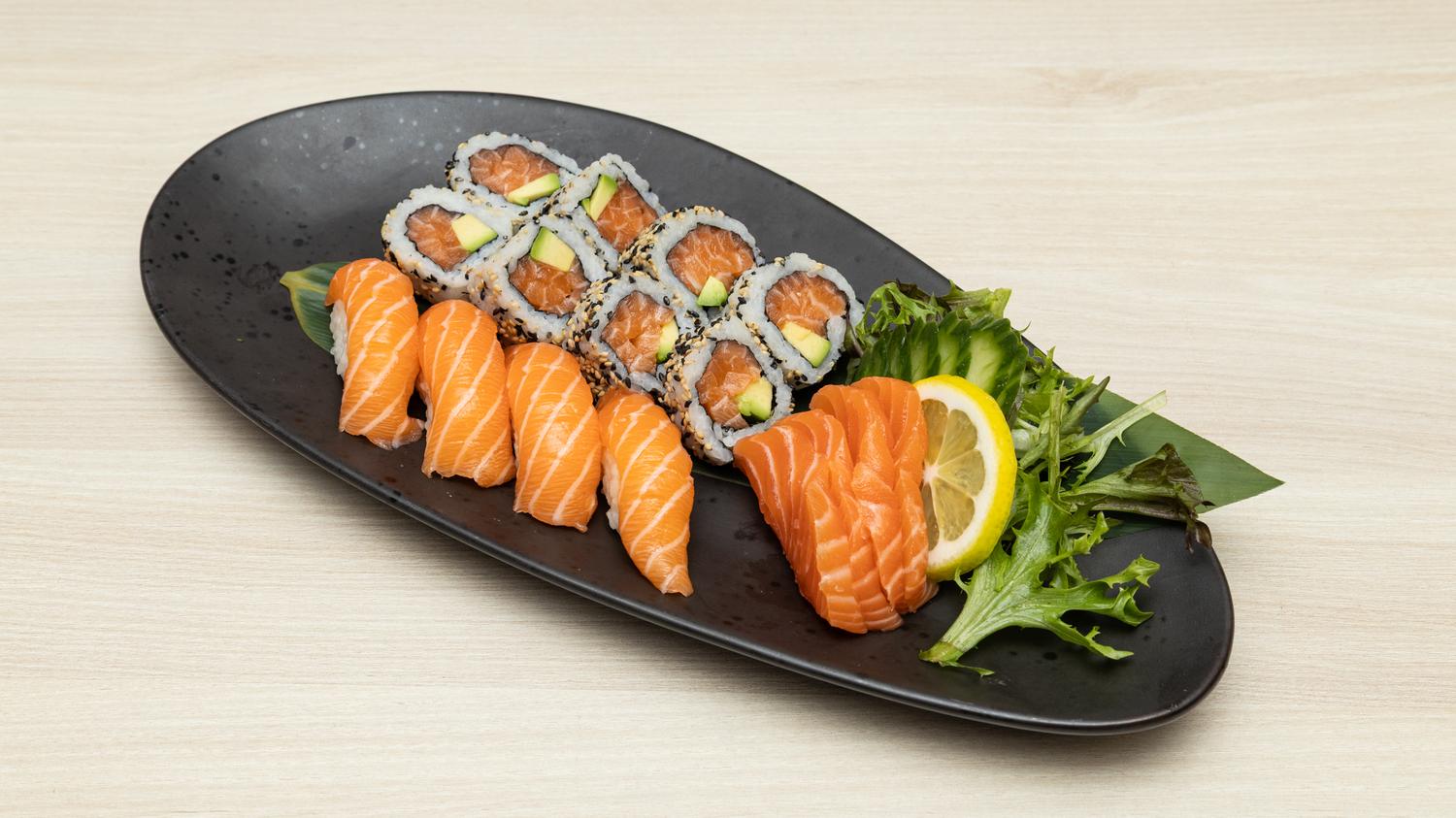 Salmon fiesta (16 pcs)