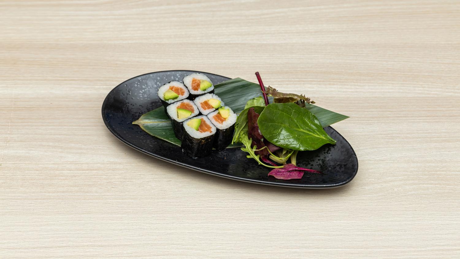 Salmon avocado maki
