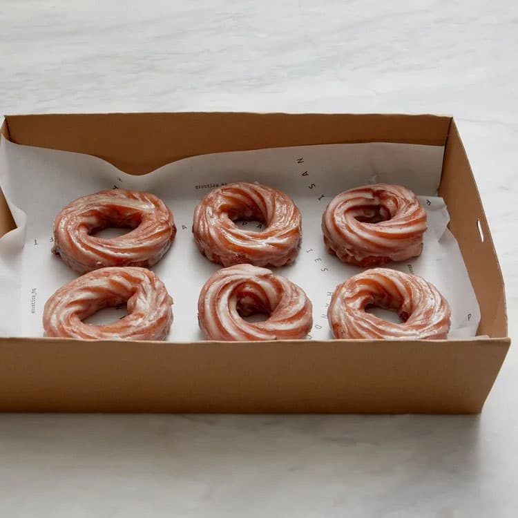 Maple Glazed Cruller (6 Pack)