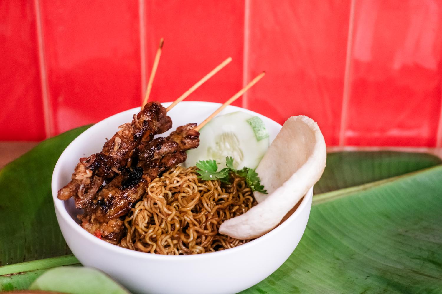 Indomie Goreng w/ Sate Ayam (3 pcs)