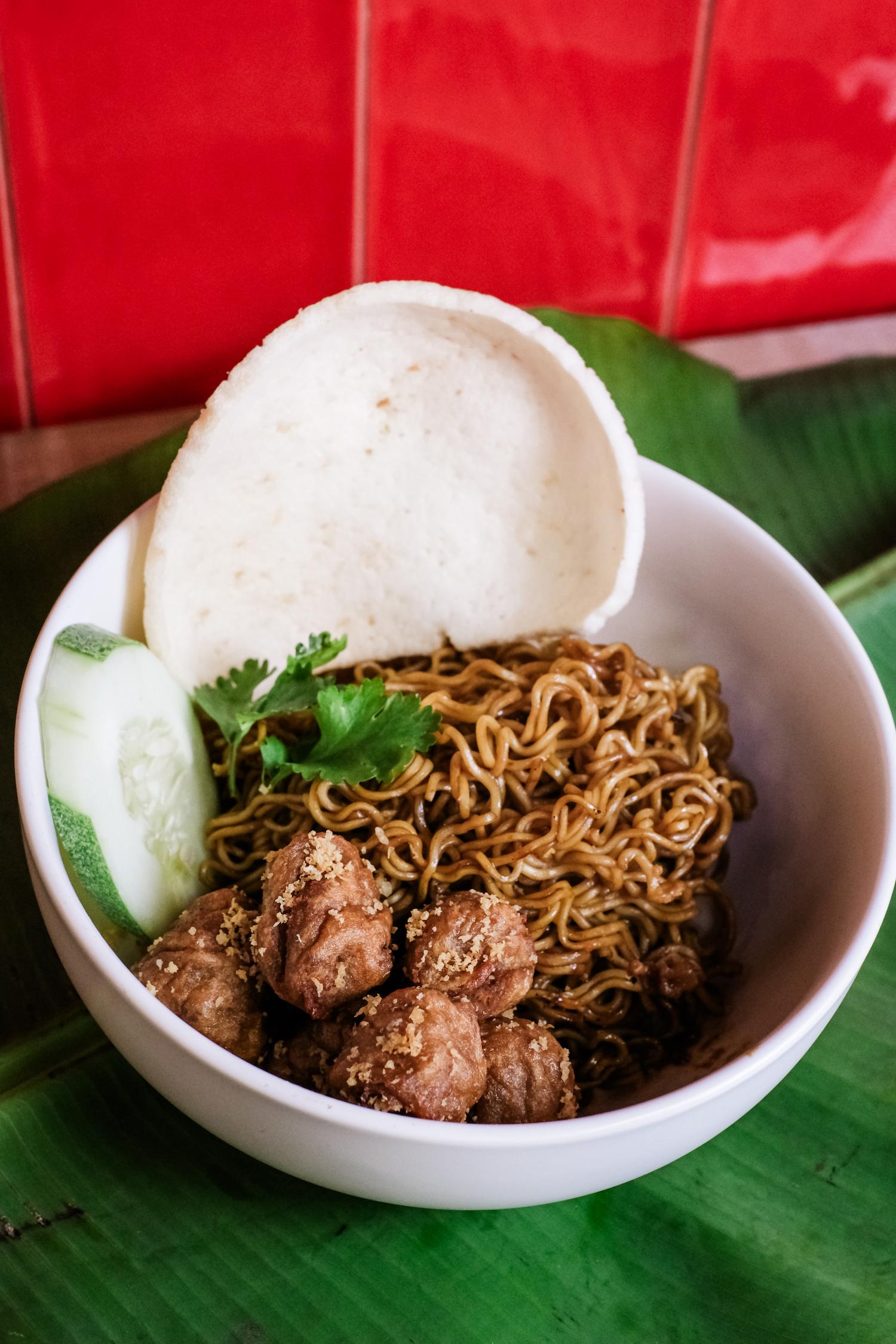 Indomie Goreng w/ Bakso Goreng
