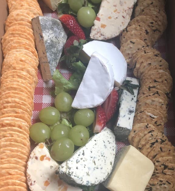 Cheese and Crackers Platter (Small)