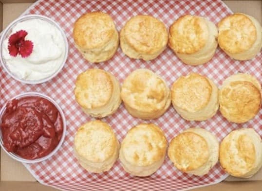 Scones with Jam and Cream (2 Pieces)