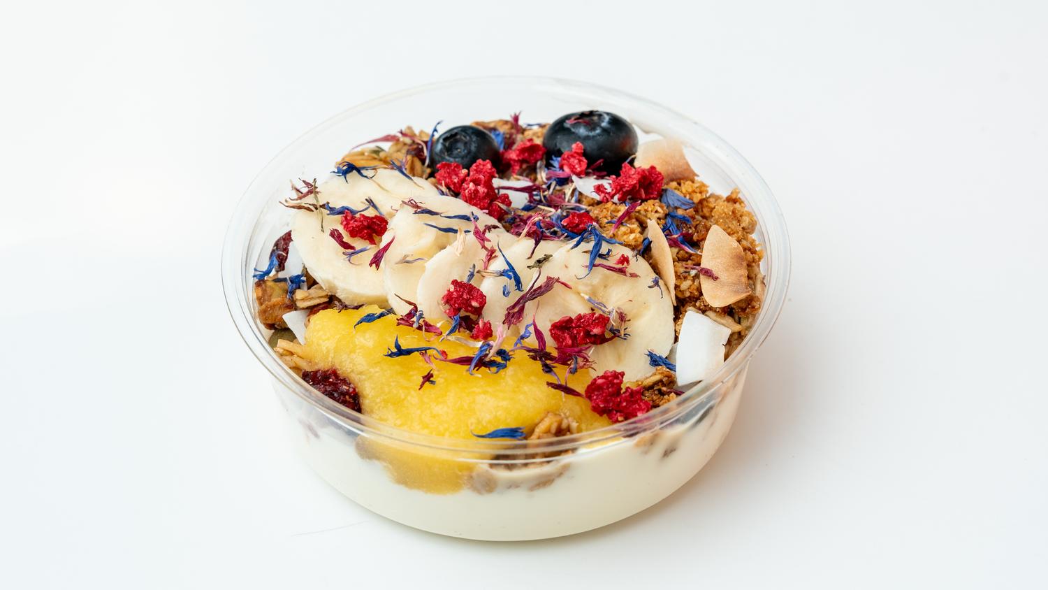 Granola Pot with Greek yogurt & fresh fruit