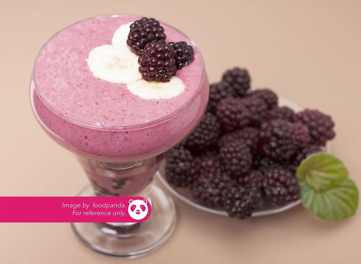 Berries Banana Yogurt Smoothie