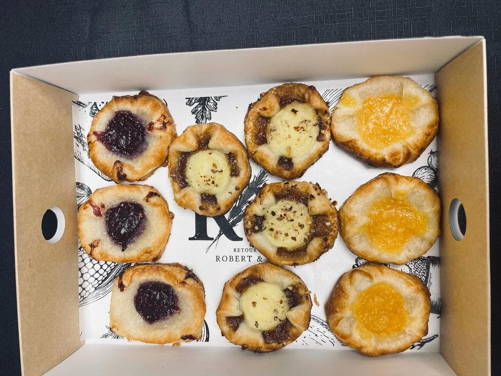 Vegan mini pastries