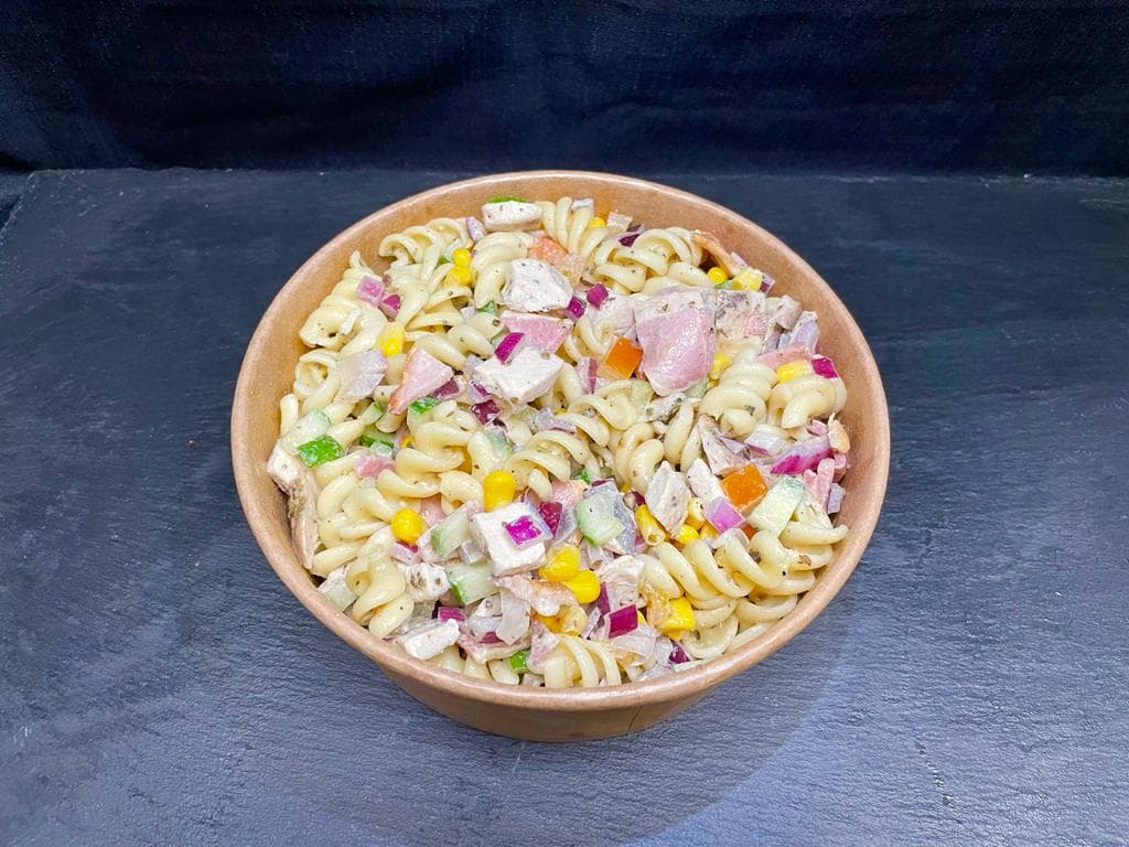 Sharing Salad – Chicken & Bacon Pasta