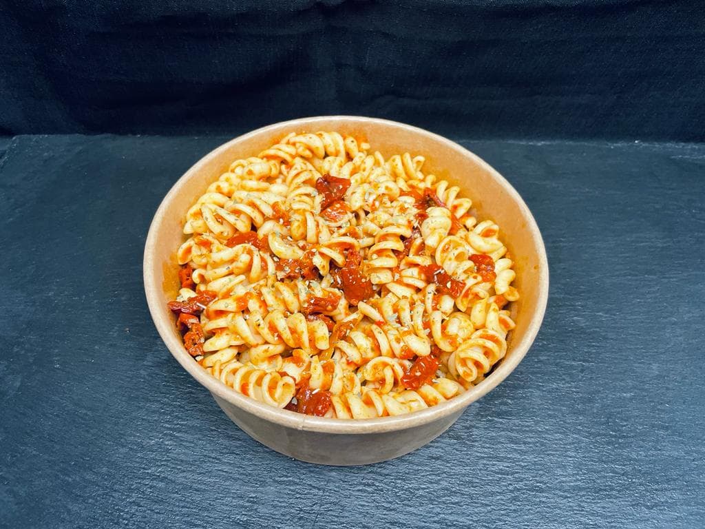 Sharing Salad – Roasted Red Pepper & Tomato Pasta