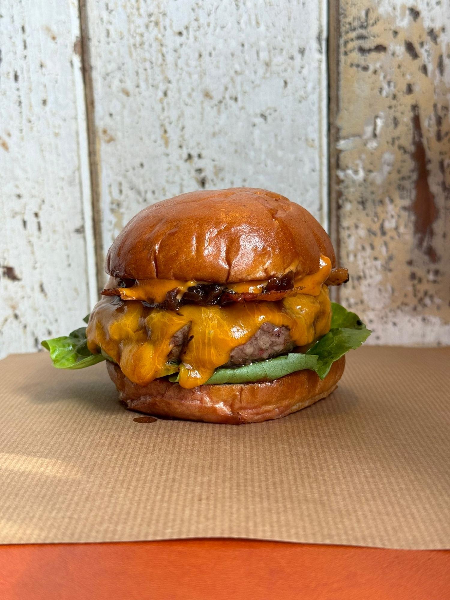 "Smokey Robinson" Burger w/ Bacon