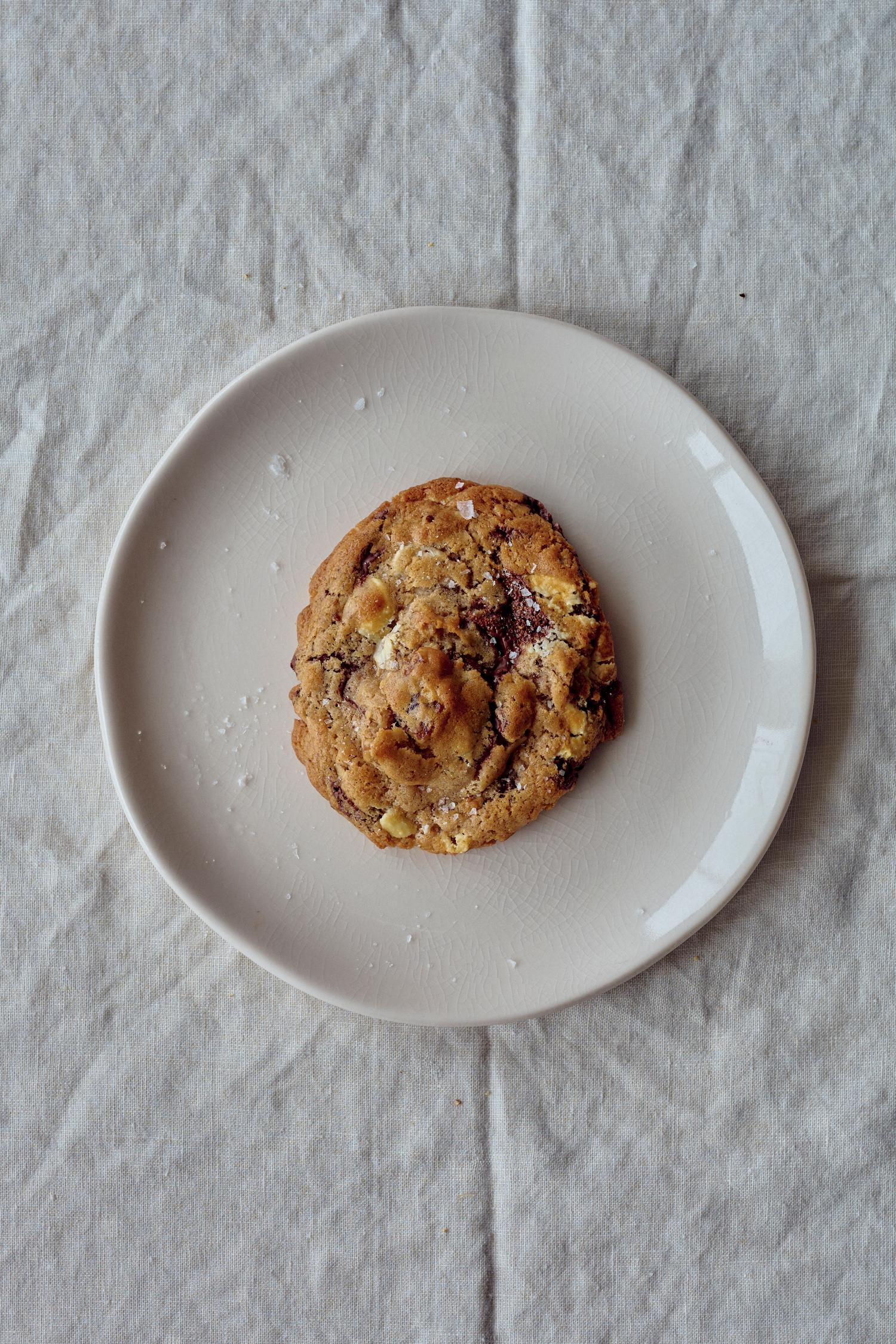 Chocolate and walnut cookies - Platter Serves 10
