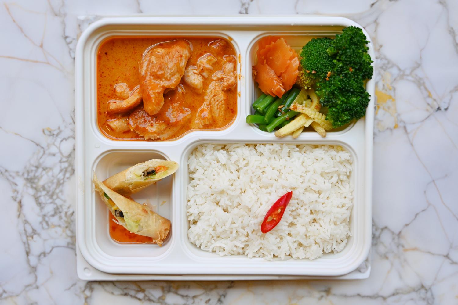 Bento Box-Red Curry Chicken/Vegetarian Spring Roll